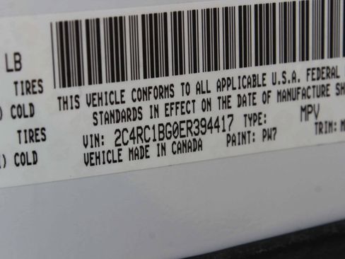Used 2014 Chrysler Town & Country Touring FWD image 11
