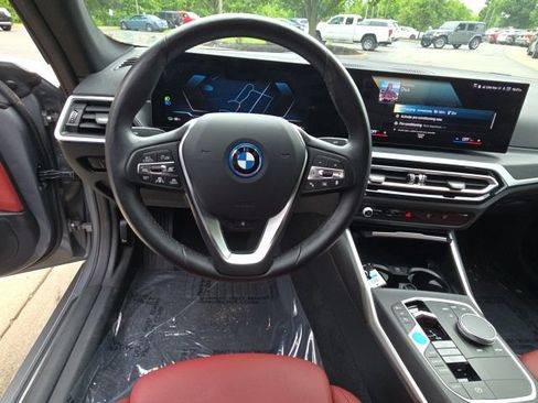 Used 2023 BMW i4 eDrive40 RWD image 13
