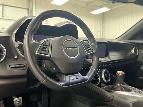 Used 2016 Chevrolet Camaro SS RWD image 10