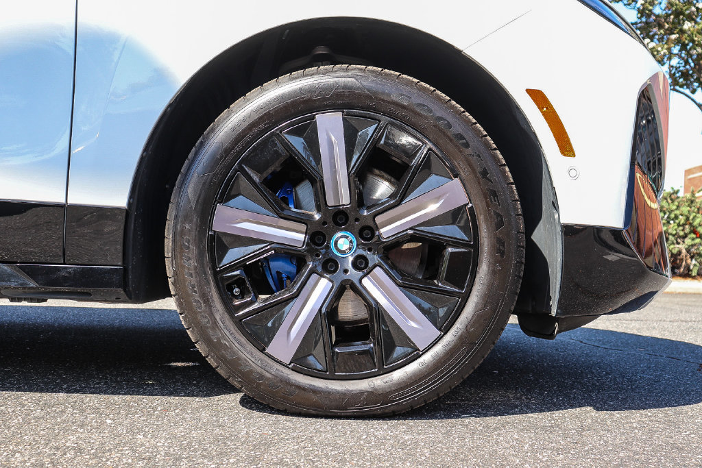Certified 2024 BMW iX xDrive50 w/ Sport Package AWD/4WD image 9