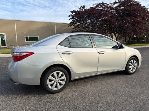 Used 2015 Toyota Corolla LE FWD image 4