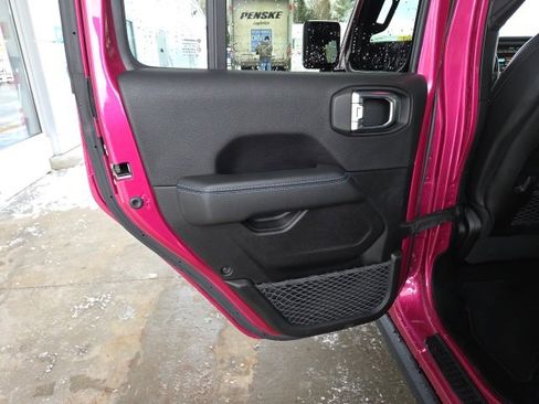 Used 2022 Jeep Wrangler Unlimited Rubicon 4xe w/ Dual Top Group image 43