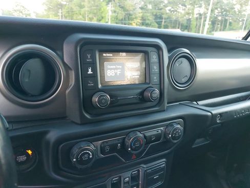 Used 2018 Jeep Wrangler Unlimited Sport S AWD/4WD image 18