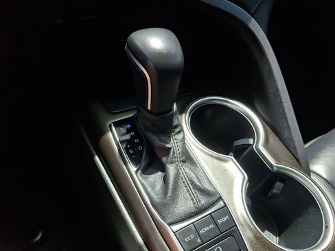Used 2022 Toyota Camry XLE AWD/4WD image 22