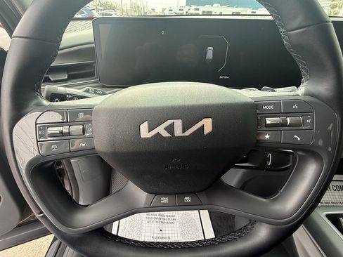 Used 2024 Kia EV9 Wind image 15