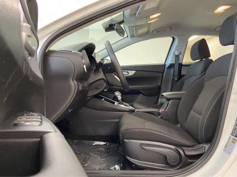Used 2024 Kia Forte LXS image 12