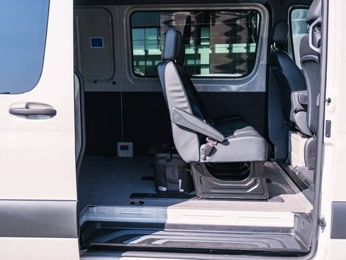 Used 2023 Mercedes-Benz Sprinter 2500 image 17