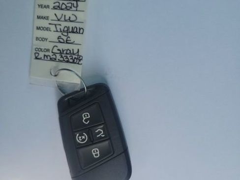 New 2024 Volkswagen Tiguan SE R-Line image 53