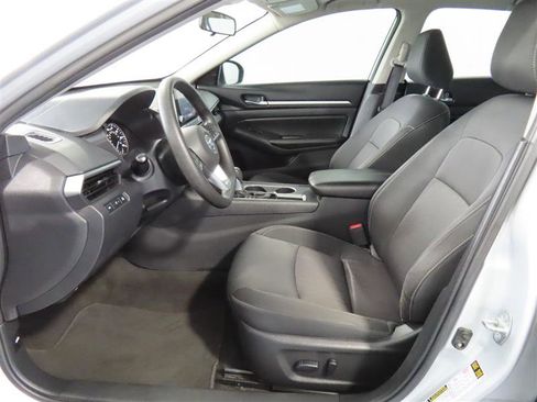 Used 2022 Nissan Altima 2.5 SV FWD image 17
