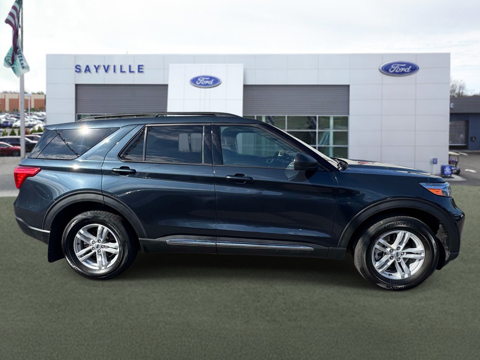 Certified 2023 Ford Explorer XLT w/ Equipment Group 202A AWD/4WD image 6