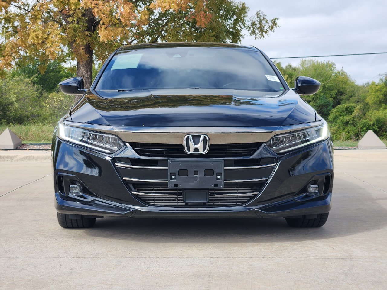 Used 2022 Honda Accord Sport image 2
