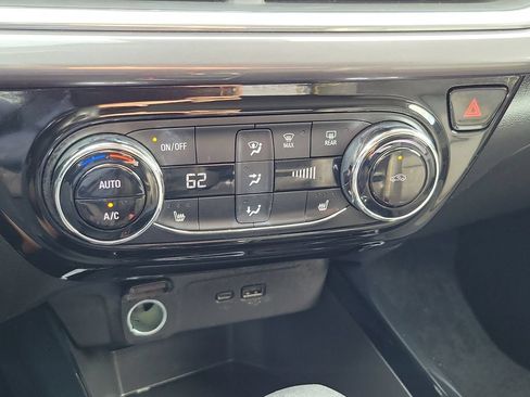 Used 2024 Chevrolet Trax ACTIV FWD image 27