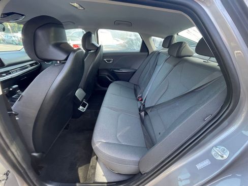 Used 2025 Kia K4 LXS image 25