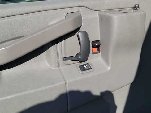 Used 2025 Chevrolet Express 2500 w/ Driver Convenience Package RWD image 22