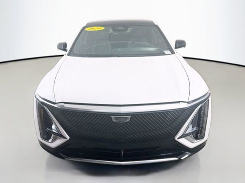 Used 2024 Cadillac Lyriq Luxury image 2