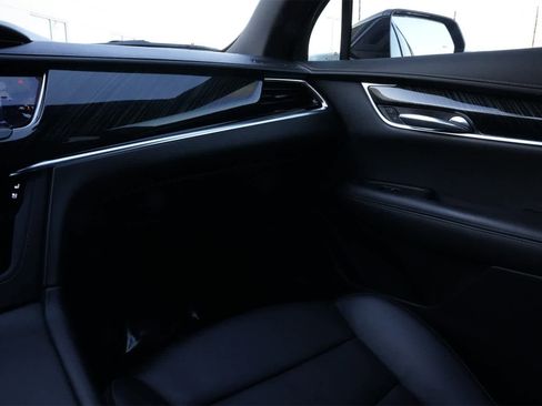 Used 2022 Cadillac XT6 Premium Luxury w/ Technology Package image 8