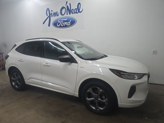 Used 2023 Ford Escape ST-Line w/ Tech Pack #1 AWD/4WD image 1