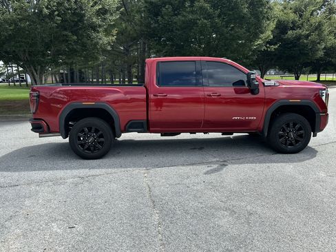 Used 2024 GMC Sierra 2500 AT4 w/ Technology Package image 4