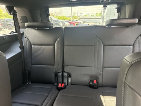 Used 2025 Chevrolet Tahoe Z71 w/ Comfort Package AWD/4WD image 14