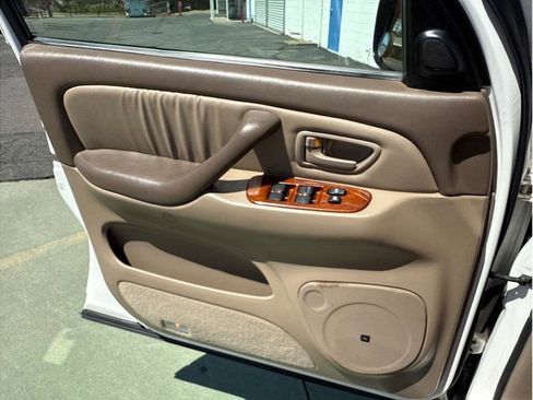 Used 2004 Toyota Tundra Limited image 29