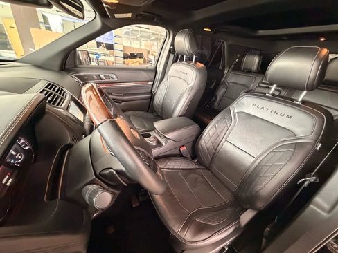 Used 2017 Ford Explorer Platinum image 12