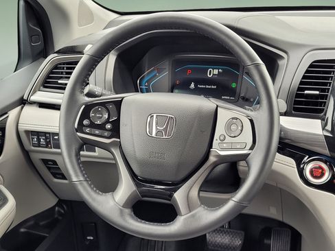 Used 2024 Honda Odyssey Elite image 12