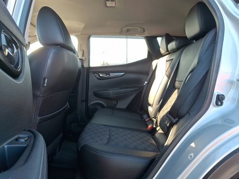 Used 2022 Nissan Rogue Sport SV w/ Technology Package image 10