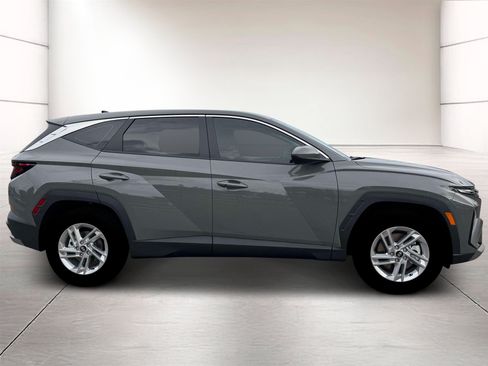 Certified 2026 Hyundai Tucson SE FWD image 9