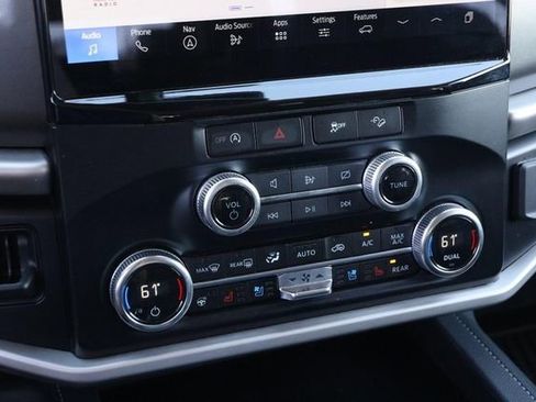 Used 2024 Ford Expedition XLT image 21