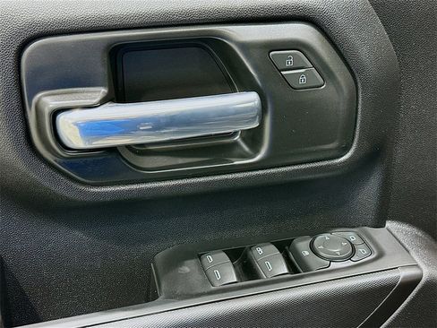 Used 2025 Chevrolet Silverado 2500 Custom w/ Custom Convenience Package image 18