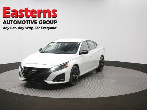 Used 2023 Nissan Altima 2.5 SR FWD image 54