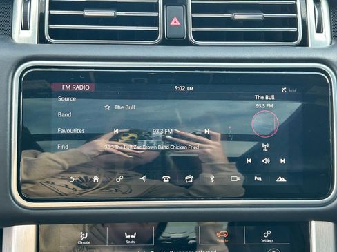 Used 2018 Land Rover Range Rover HSE image 19