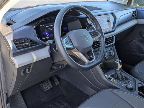 Used 2022 Volkswagen Taos SE image 10
