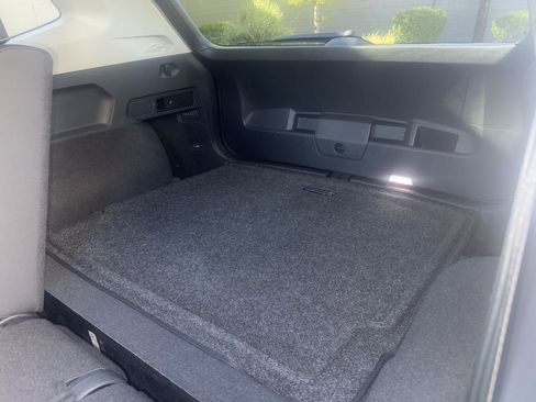 Used 2021 Volkswagen Tiguan SEL image 6