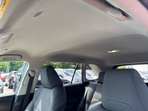 Used 2025 Toyota RAV4 XLE AWD/4WD image 16