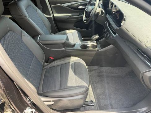 Used 2025 Buick Envista Preferred w/ Convenience I Package FWD image 16