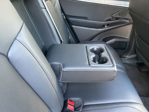 Used 2024 Jeep Wagoneer Launch Edition image 35