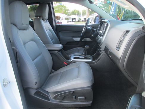Used 2015 Chevrolet Colorado LT w/ Luxury Package image 12