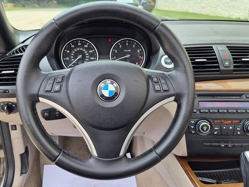 Used 2010 BMW 135i Convertible RWD image 32