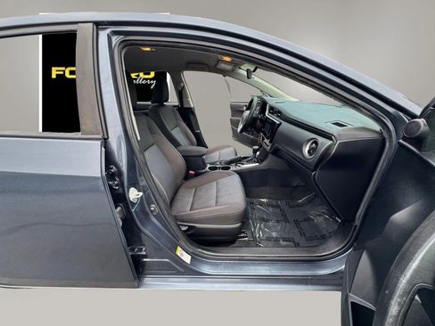 Used 2019 Toyota Corolla LE FWD image 15