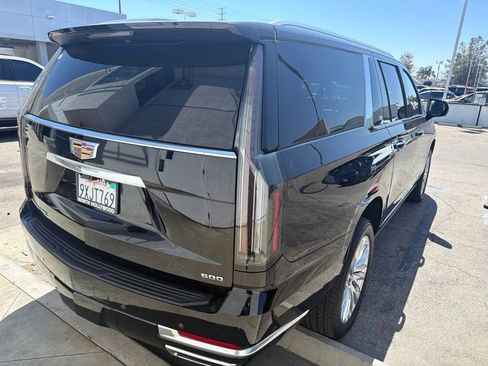 Used 2026 Cadillac Escalade ESV Luxury RWD image 5
