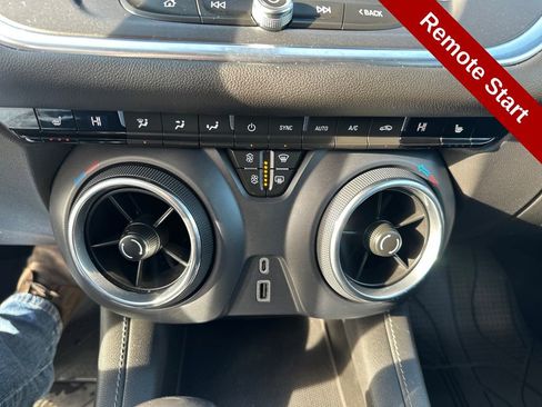 Used 2020 Chevrolet Blazer LT image 23