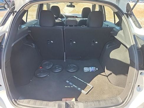 Used 2023 Nissan Kicks SR image 38