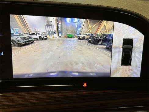 Used 2023 Cadillac Escalade Premium Luxury image 31
