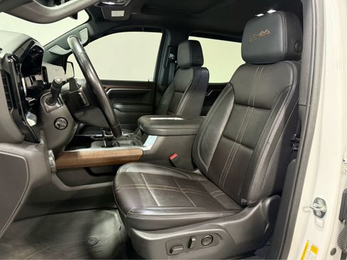 Used 2022 Chevrolet Silverado 1500 High Country w/ High Country Premium Package AWD/4WD image 13