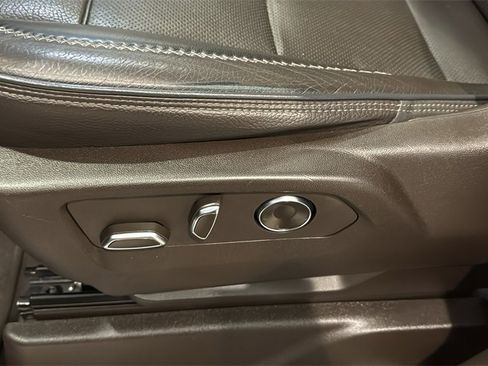 Used 2021 GMC Yukon Denali w/ Denali Premium Package image 25