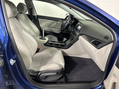 Used 2017 Hyundai Sonata Sport w/ Value Edition Package 02 image 28