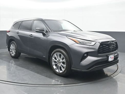 Used 2021 Toyota Highlander Limited AWD/4WD image 9