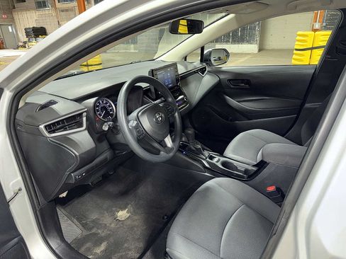 Used 2022 Toyota Corolla LE FWD image 27