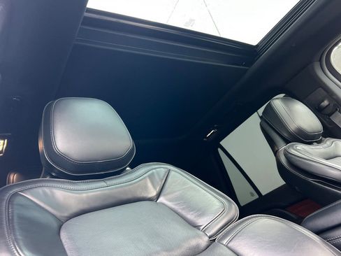 Used 2019 Lincoln Navigator L Reserve image 18